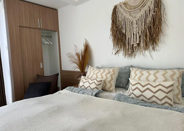 Homely, Cozy In 5 *